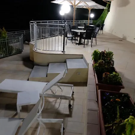 Elisa Hotel